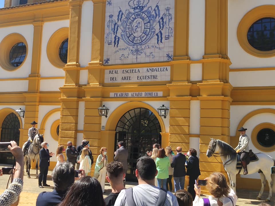 LA FEDERACION NAVARRA DE HIPICA PRESENTE EN EL HOMENAJE A D. ALVARO DOMECQ ROMERO CELEBRADO EN LA REAL ESCUELA ANDALUZA DE ARTE ECUESTRE DE JEREZ